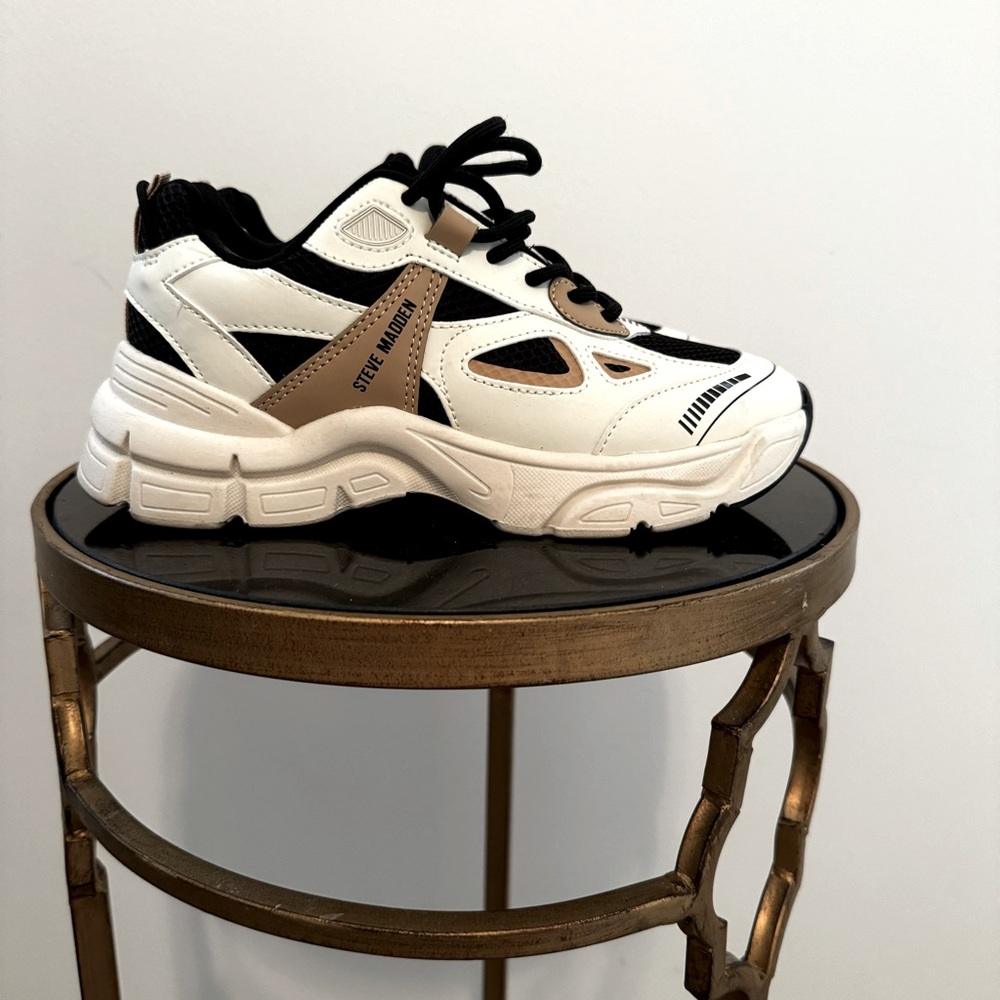 Steve Madden Womens Possession Chunky Sneakers